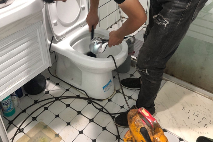 岱岳马桶堵塞自己疏通还是找师傅？专业上门服务让你省时更省心