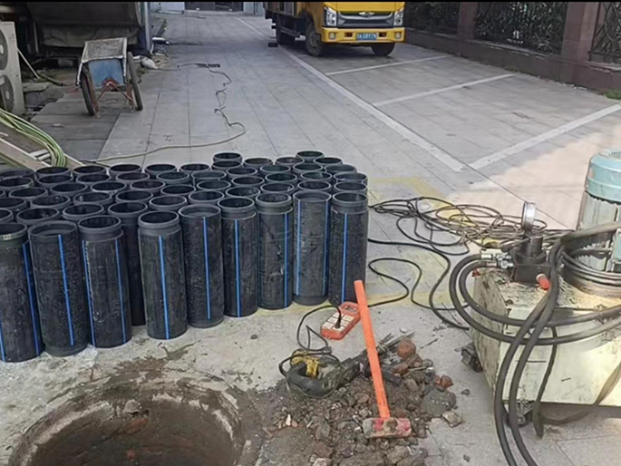 岱岳PE置换管厂家 DN315置换管 非开挖管短管置换